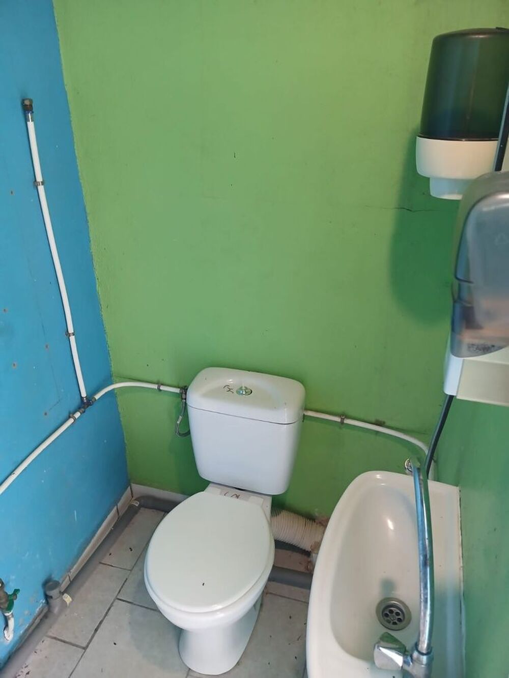 Location Autre Local aux Abymes 600€ Les abymes
