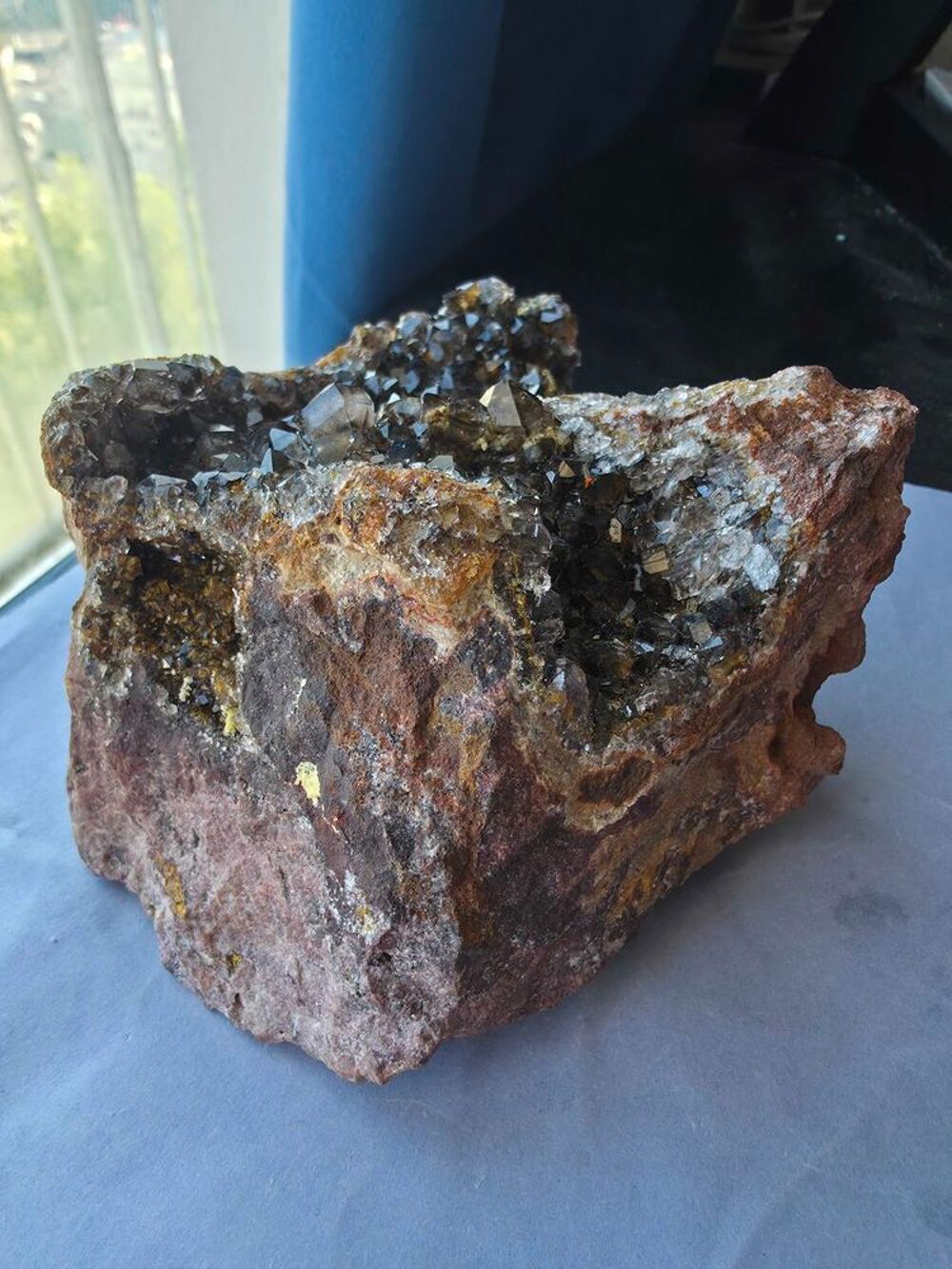 Grand Quartz Fum&eacute; du Katanga RDC-Druse Naturelle 1,05 kg 