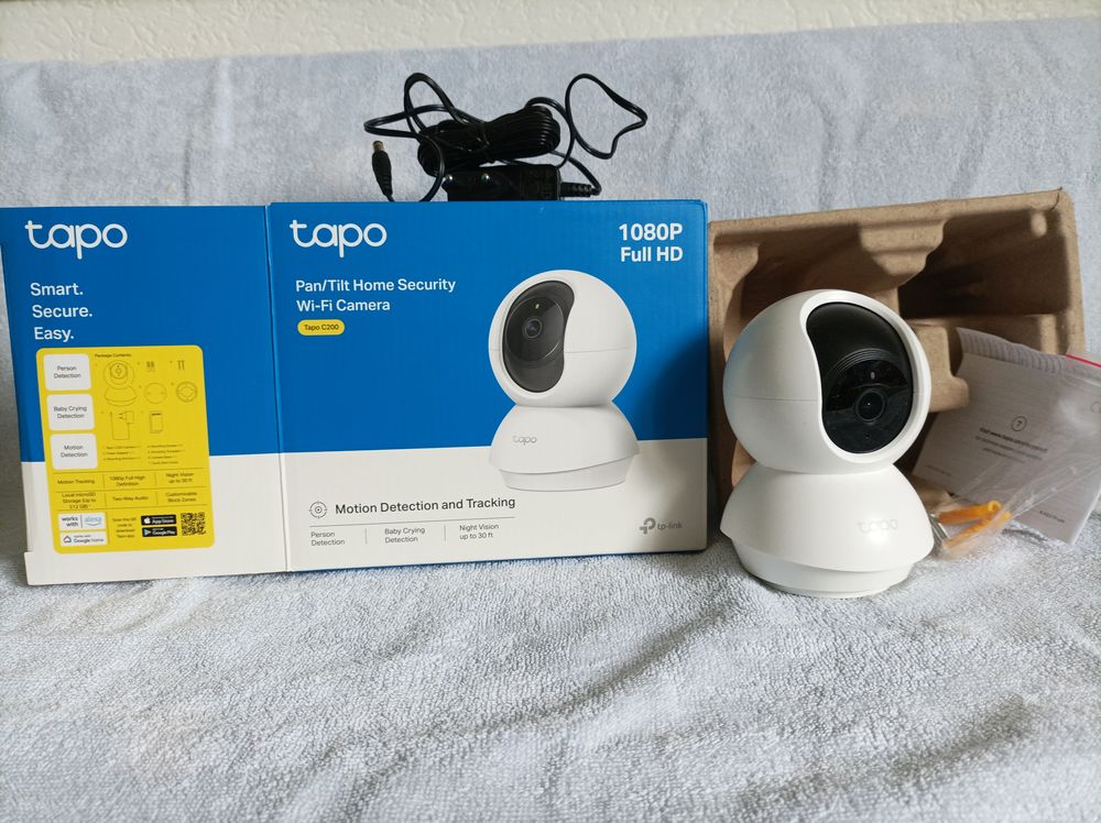 Cam&eacute;ra de vid&eacute;osurveillance WiFi Panoramique et inclinable. Audio et hifi