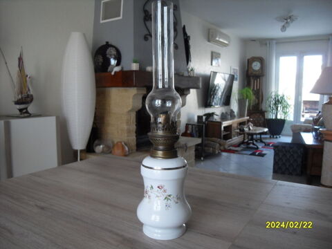 Lampe a ptrole vintage 20 Nzignan-l'vque (34)