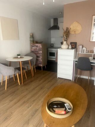  Appartement à louer 2 pièces 45 m² Ajaccio