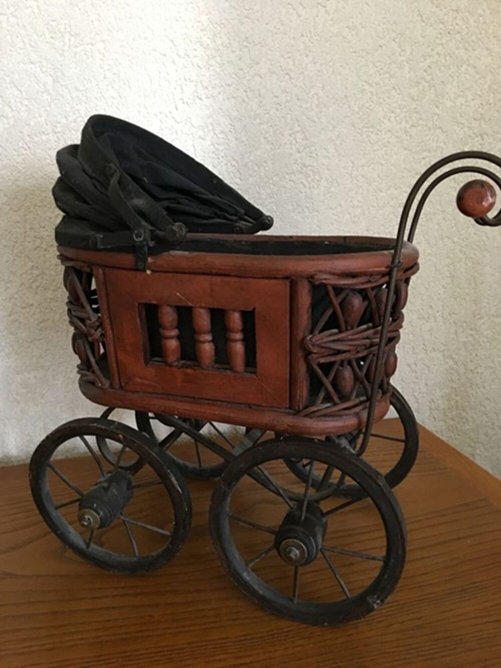 ancien landau poup&eacute;e 