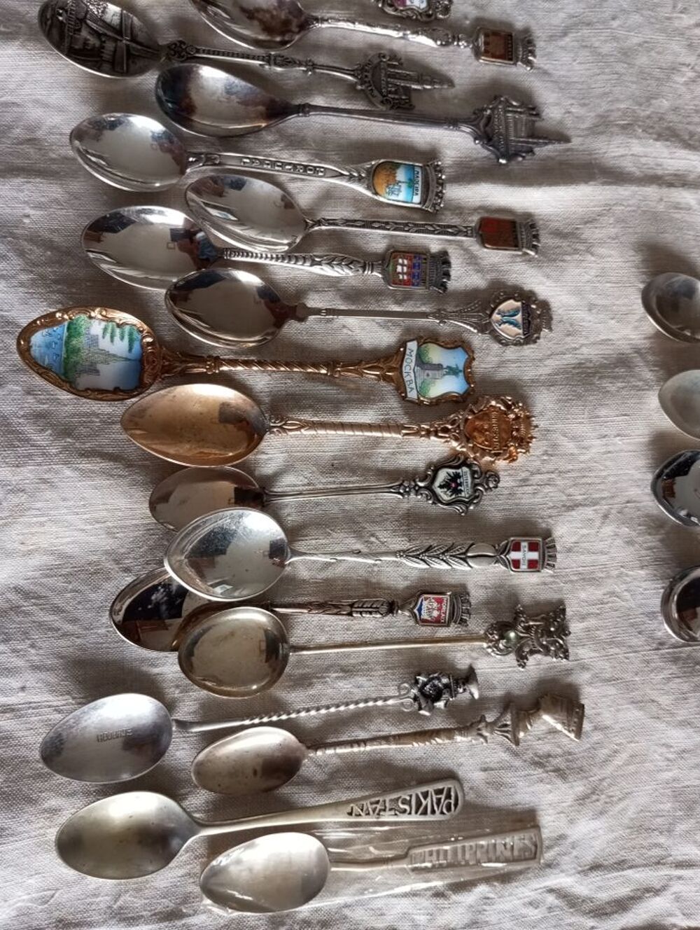 petites cuill&egrave;res de collection 