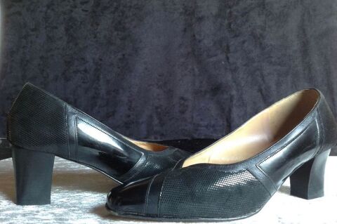 ESCARPINS CORINE TOUT CUIR V�RITABLE NOIR VERNIS Envoi Possi 15 Tr�gunc (29)
