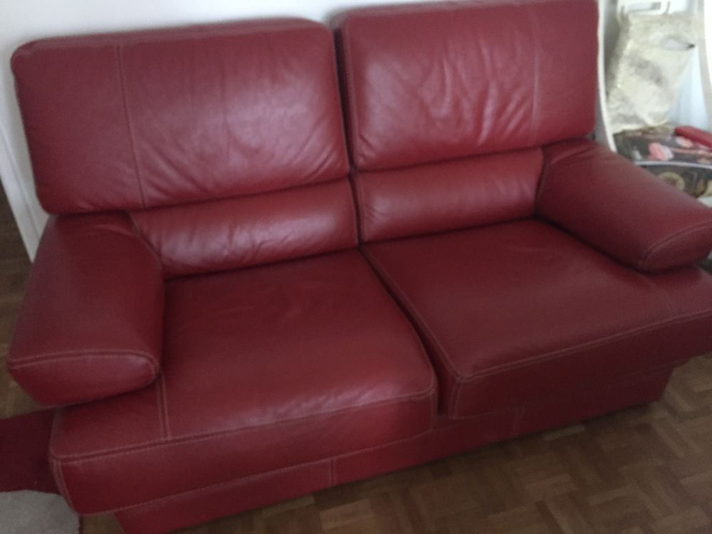 canape 2 et 3 places avec un pouf Meubles