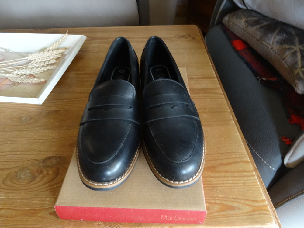 mocassin femme neuf poinyure 38 Chaussures