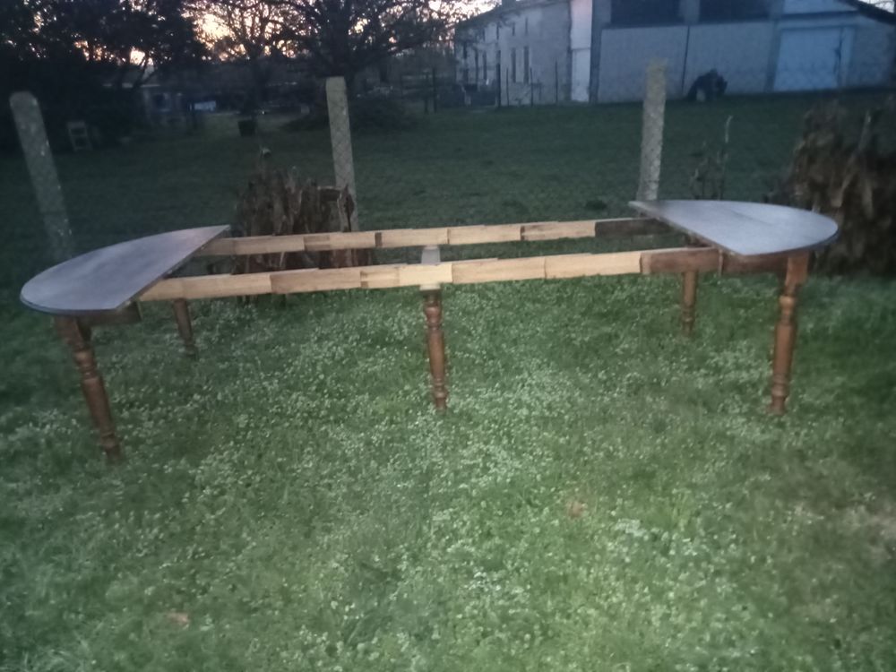 Table ovale 6 pied en noyer massif , Louis Philipe Meubles