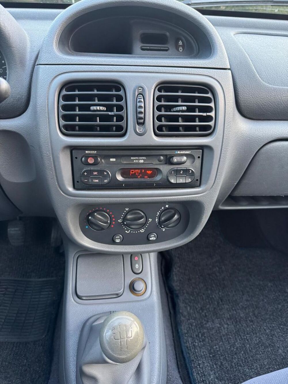 Clio II Clio 1.2i RXE 2000 occasion 78300 Poissy