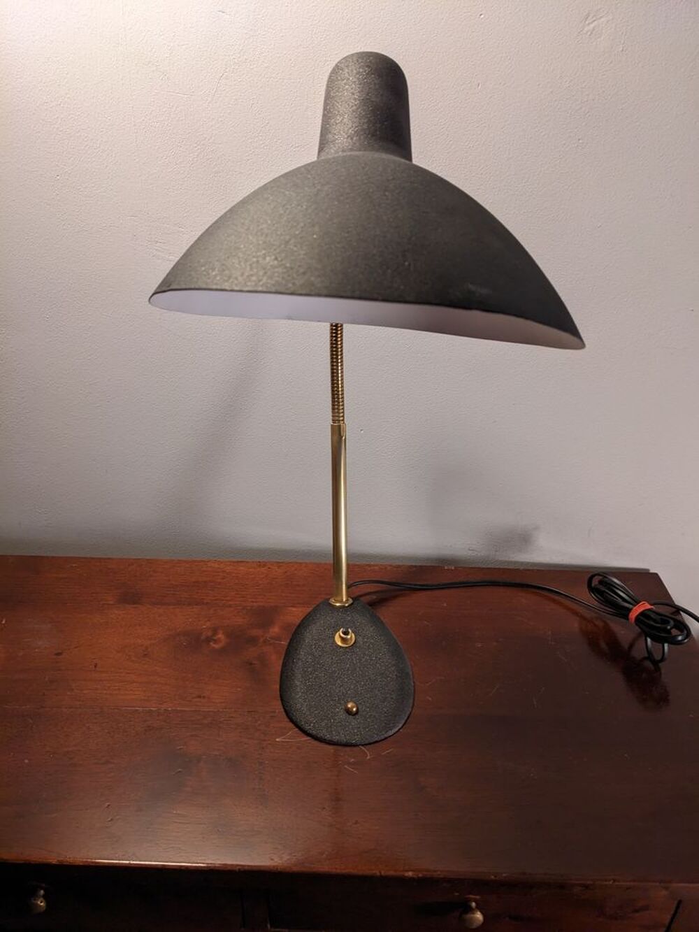Lampe de bureau de J. Boris Lacroix ann&eacute;es 50
Dimensions H55 Décoration