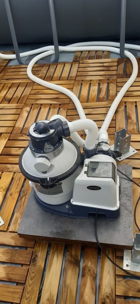 POMPE POUR PISCINE MARQUE INTEX NEUVE 4 METRE CUBE H 100 Lagrâce-Dieu (31)