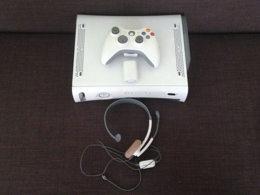 Xbox 360 12 jeux Consoles et jeux vidéos