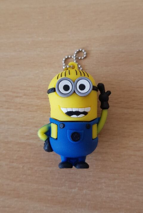 Clé usb 8 
minion jerry moi moche et méchant
5 Carnon Plage (34)