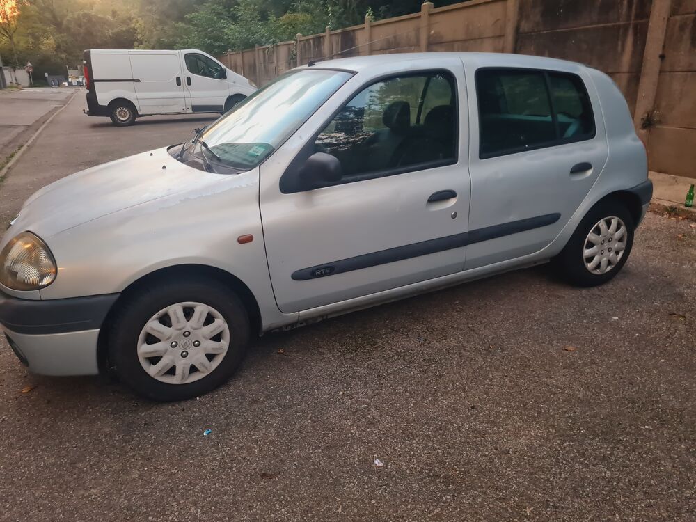 Clio II Clio 1.4i RTE 1999 occasion 76600 Le Havre