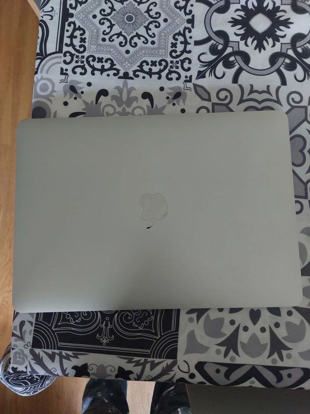 Macbook pro 13. Matériel informatique