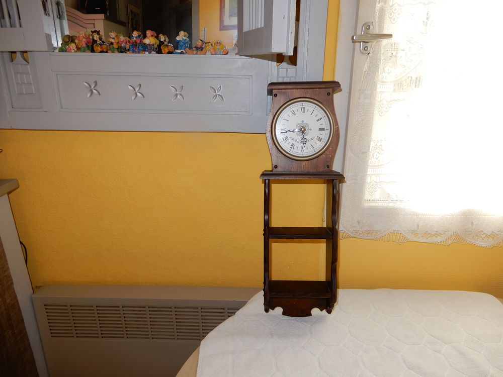 PENDULE EN BOIS Décoration