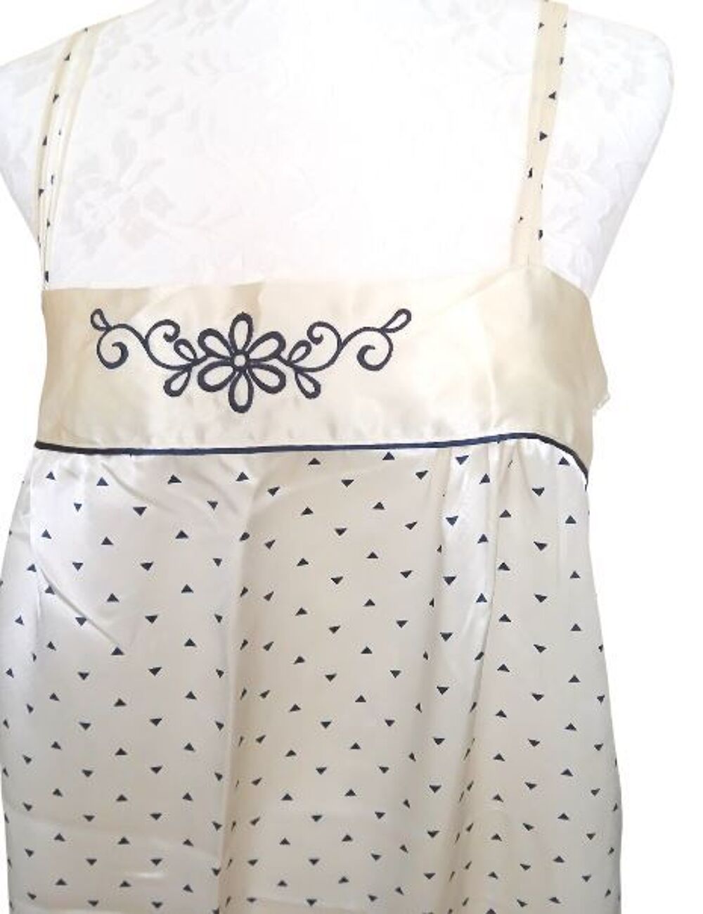Chemise de nuit femme a bretelle - Taille 42/44 - 100% polye Vêtements