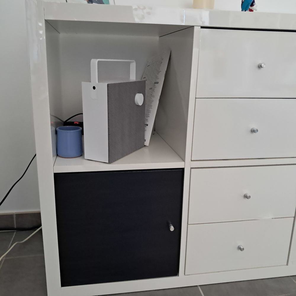 Beau meuble blanc brillant Meubles