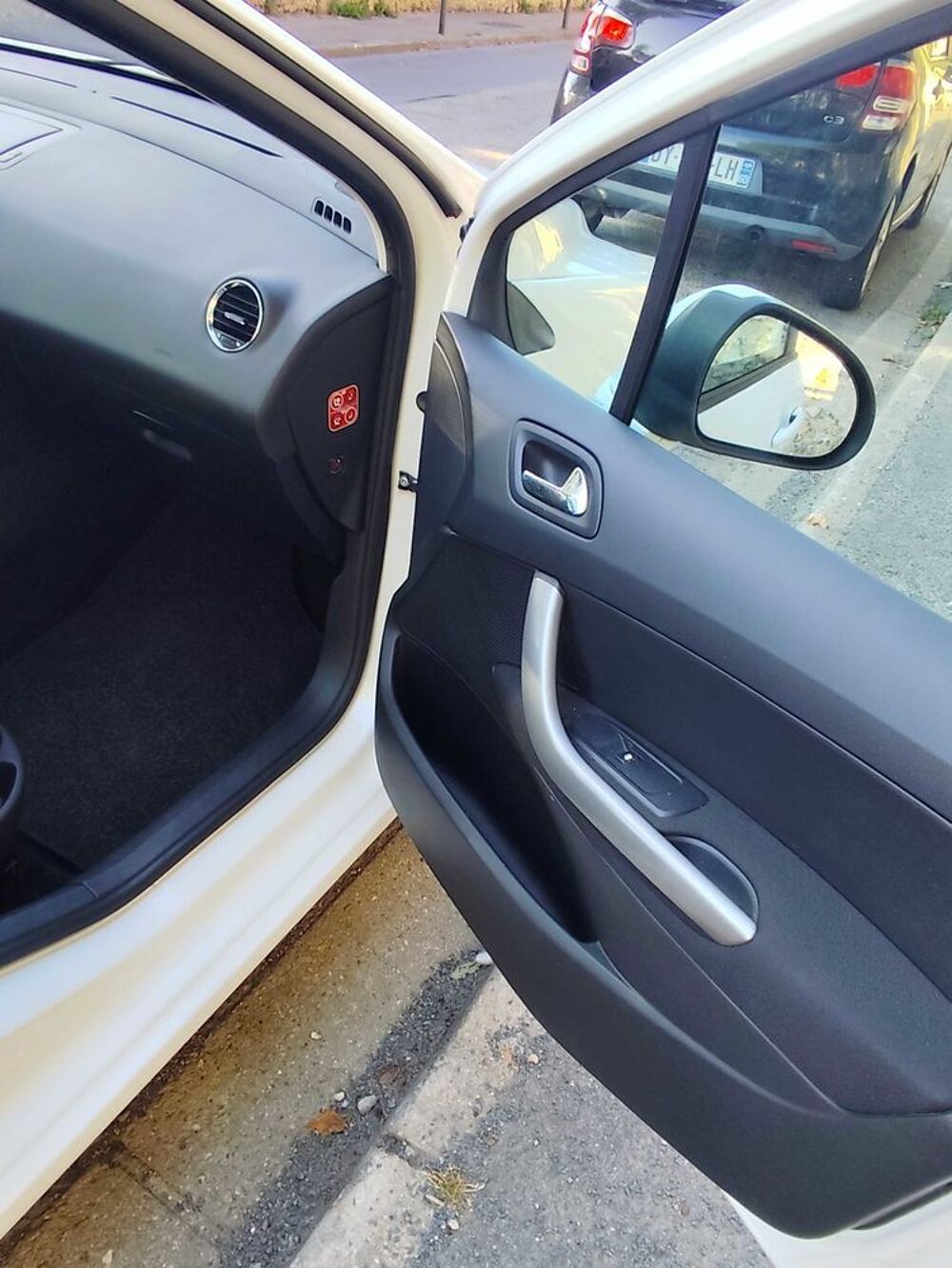 308 SW 1.6 HDi 112ch FAP BVM6 Navteq 2011 occasion 95000 Cergy