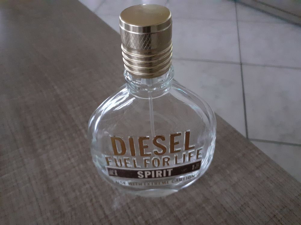 lot de flacons parfum vides diesel Dcoration