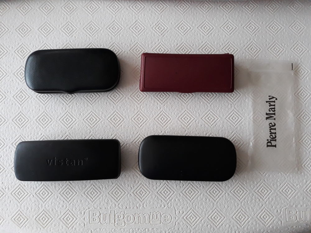 Paires de lunettes et montures Bijoux et montres