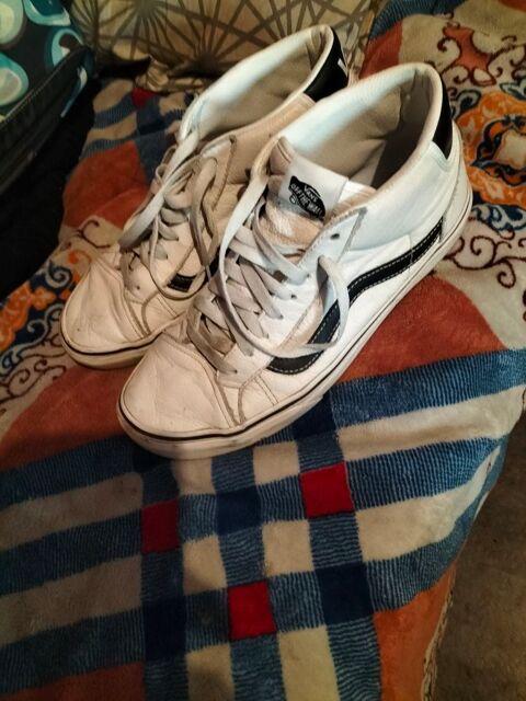 Basket cuir vans blanc pointure 42 très bon état 16 Cachan (94)