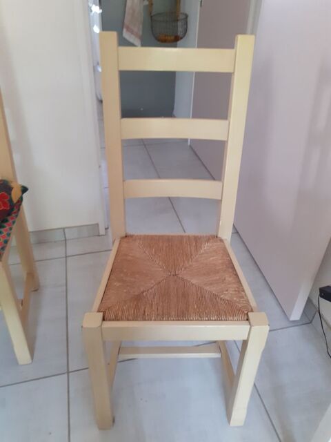 4 chaises en paille bon tat 10 Vias (34)