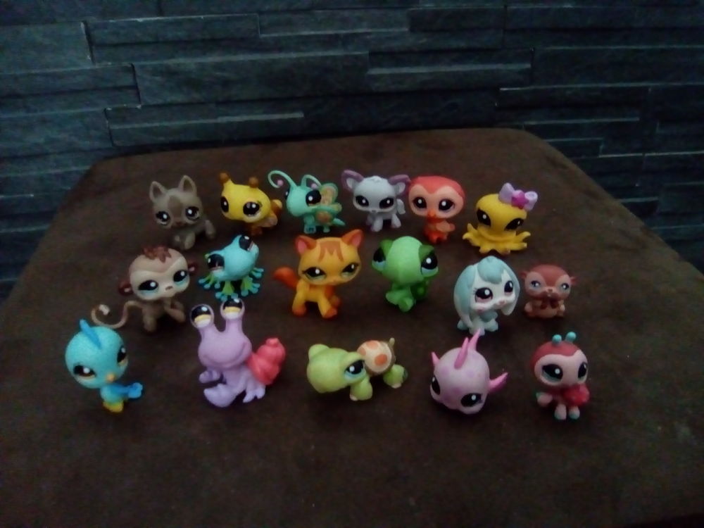 lots de 17 petshop bon etat pour collection Jeux / jouets