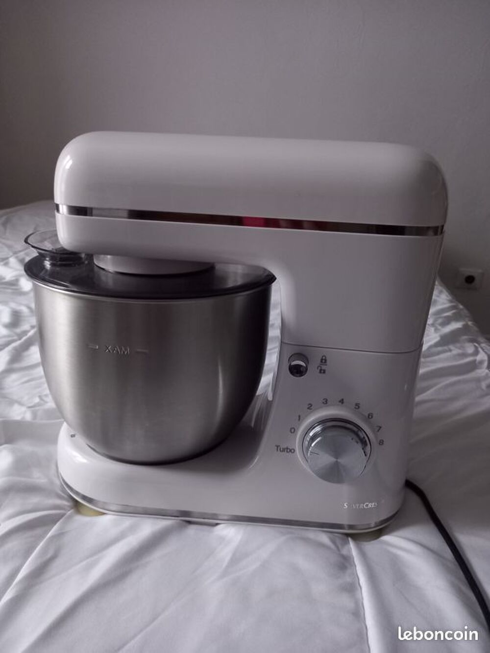 Robot p&acirc;tissier batteur silvercrest Electroménager