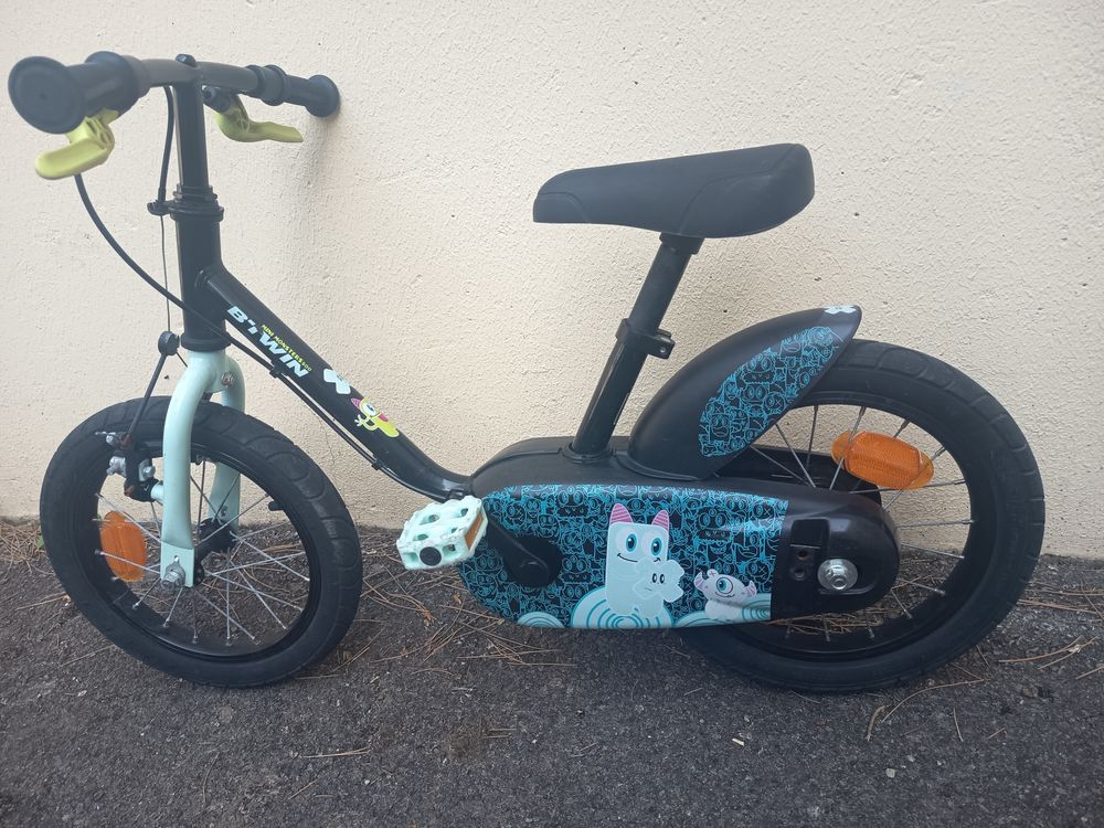 velo enfant 14 pouces ''b twin '' Vélos