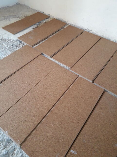 Parquet en liège neuf 200 Colombier (03)