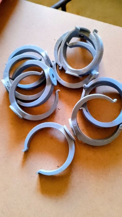 Colliers  pour  tuyaux en P.V.C. ° 80                 6 Eauze (32)
