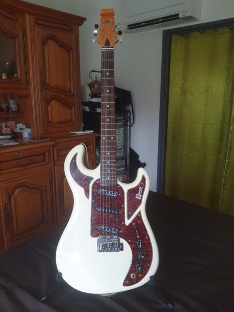 GUITARE BURSN 550 Bl�neau (89)