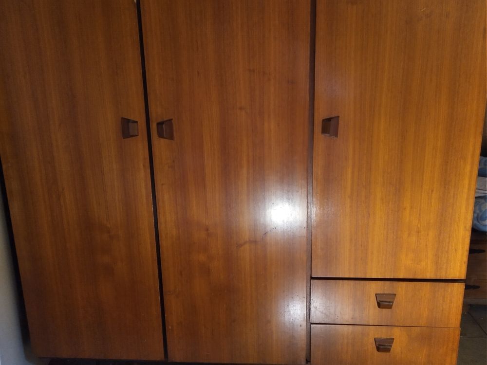 armoire en bois Meubles