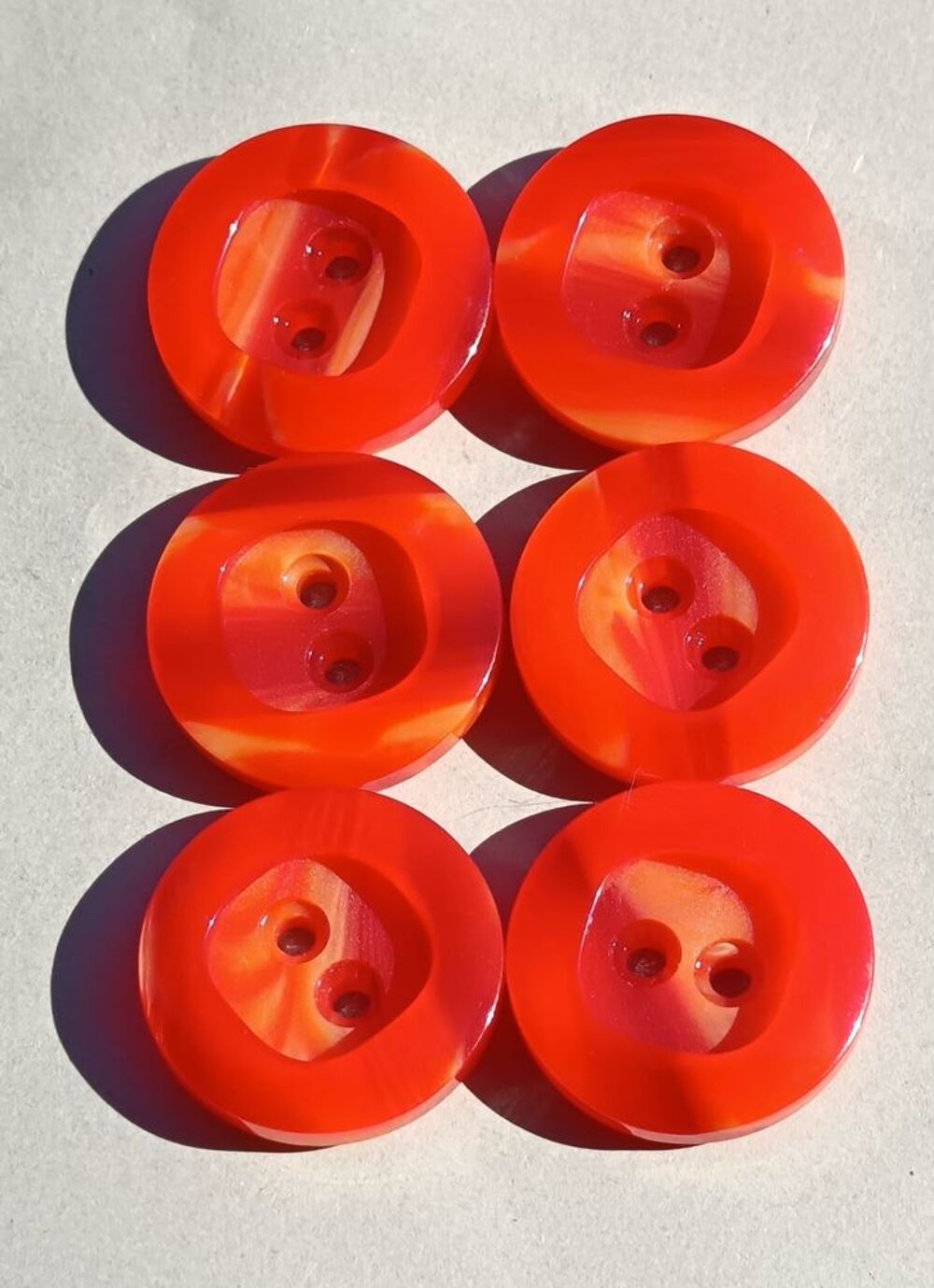 6 Boutons "Orange Solaire" 3 cm Reflets Iris&eacute;s - N&deg;16 