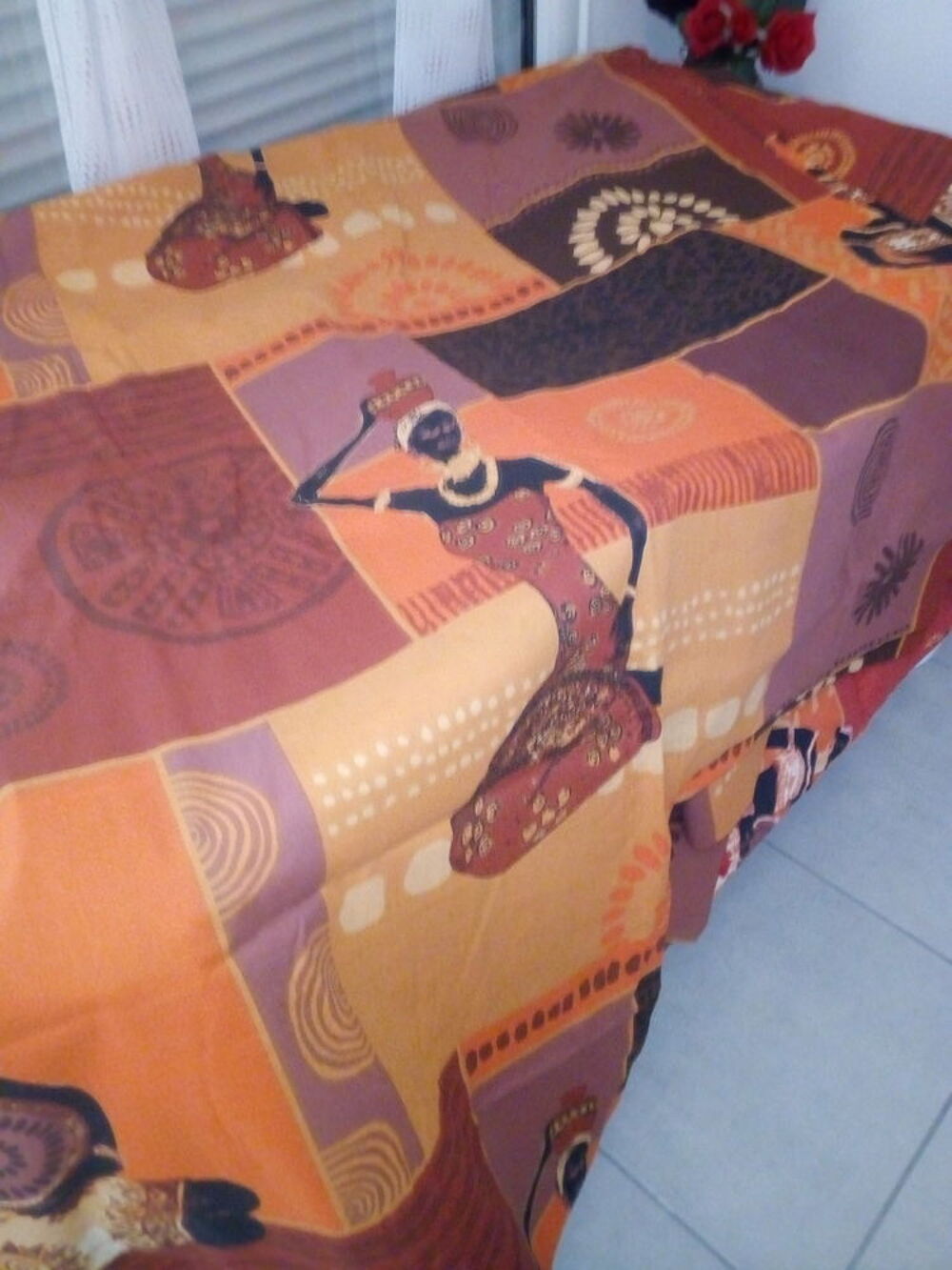 housse de couette africaine neuve.
220 x 240.cm. Décoration