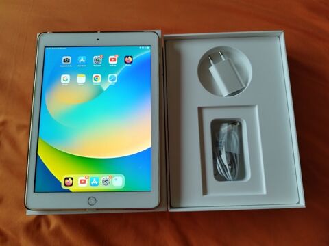 iPad 9,7 pouces tat impeccable   rpteur wifi 175 Vlizy-Villacoublay (78)