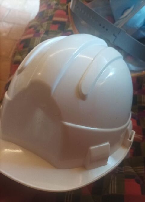 Casques de chantier Opale et JSP 5 Beauchamp (95)