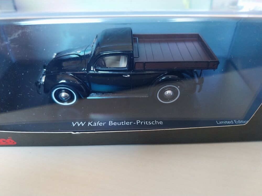 Volkswagen VW Kafer Pritsche voiture en r&eacute;sine Schuco 1/43 