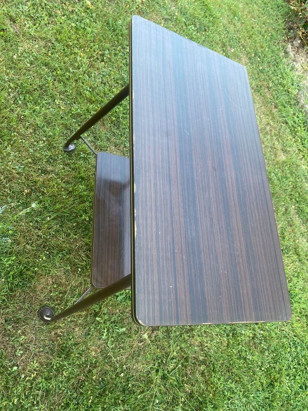 Desserte, ancienne table de t&eacute;l&eacute; &agrave; roulettes Meubles