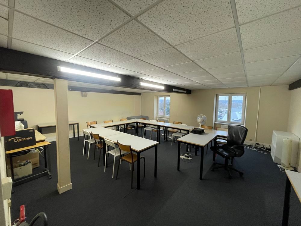   local disponible 60m2 Trévoux