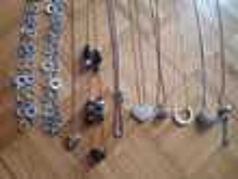 Colliers fantaisies Bijoux et montres