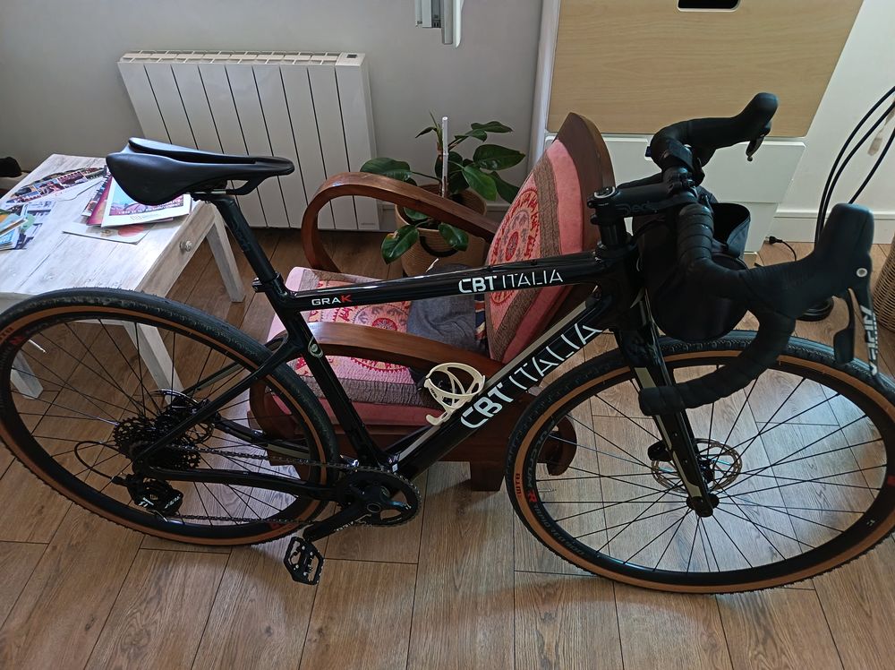 Gravel en carbone taille S Vélos