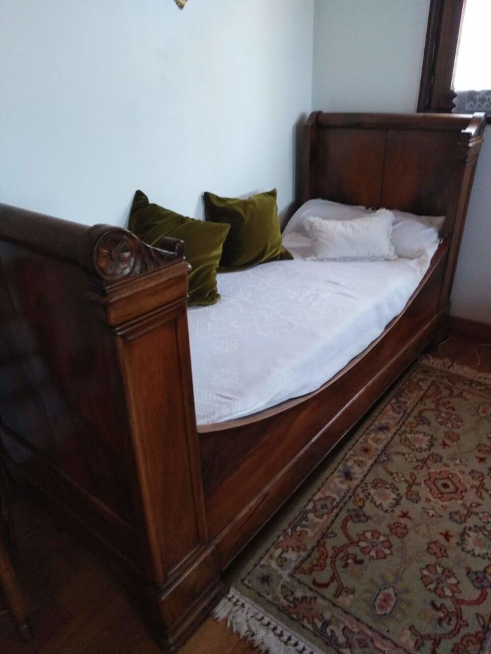 lit de repos ou lit d'enfant Meubles