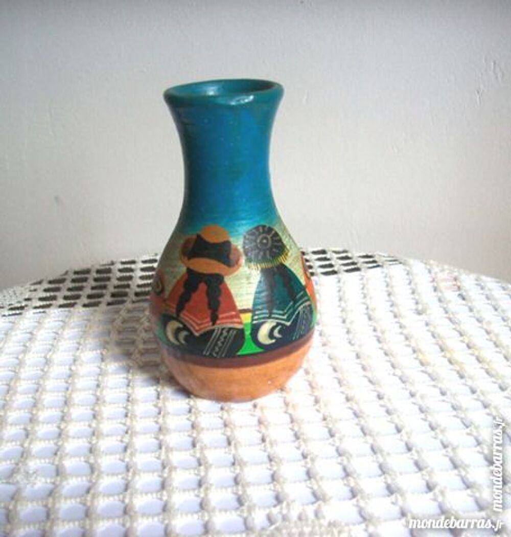 Vase c&eacute;ramique bleu fille P&eacute;rou artisanat Collection Décoration