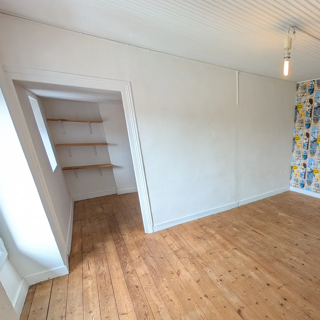  Maison à louer 5 pièces 140 m² Lussac-les-châteaux