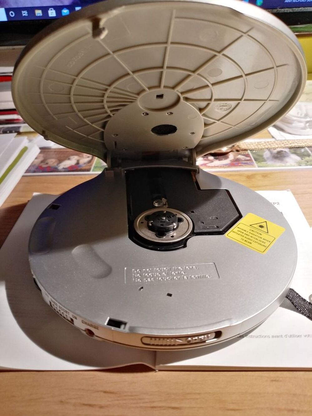 lecteur de disques compacts SCOTT avec &eacute;couteurs Audio et hifi
