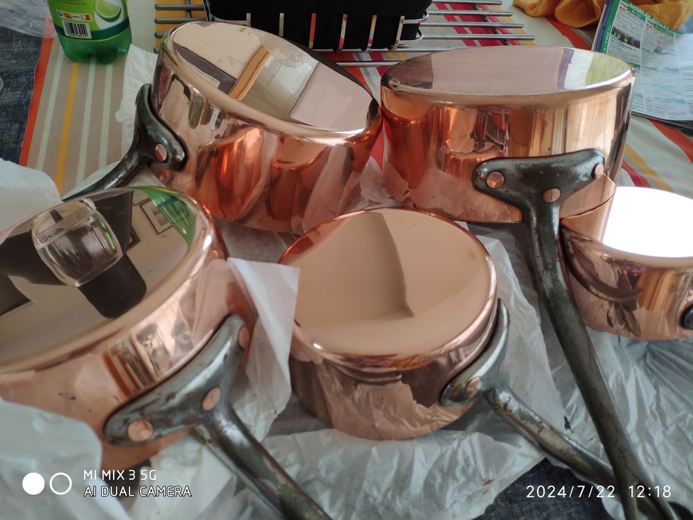 s&eacute;rie de 5 casseroles en cuivre &eacute;tam&eacute; 2 mm Décoration