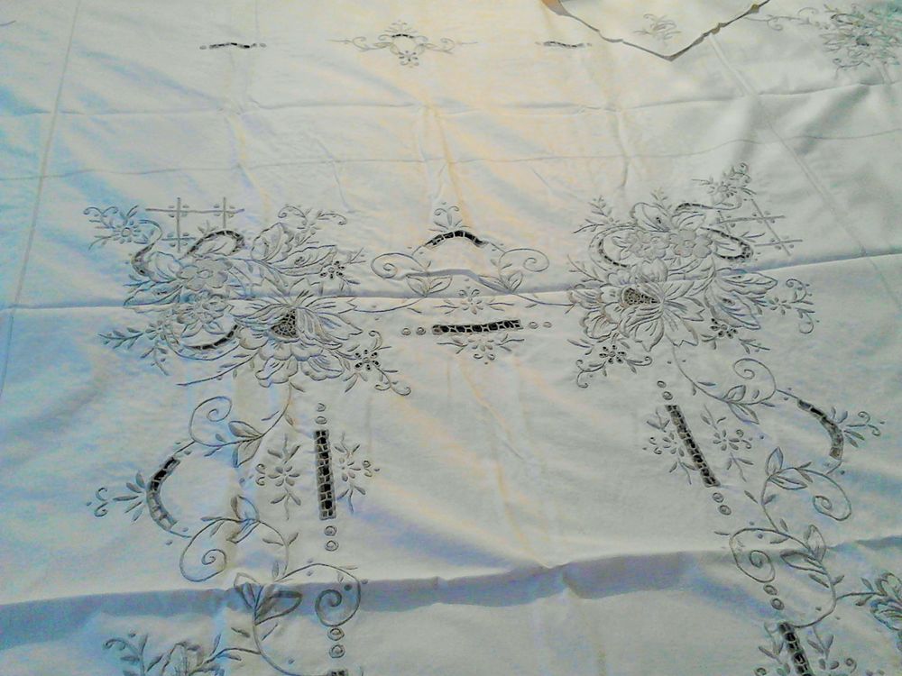 SUPERBE NAPPE RECTAGULAIRE Décoration