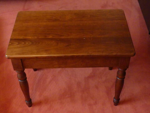 TABLE A CACHETTE STYLE LOUIS PHILIPPE
70 Limours (91)