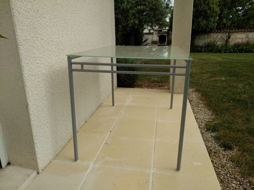 Table plateau verre IKEA + 2 chaises bistro blanche Meubles